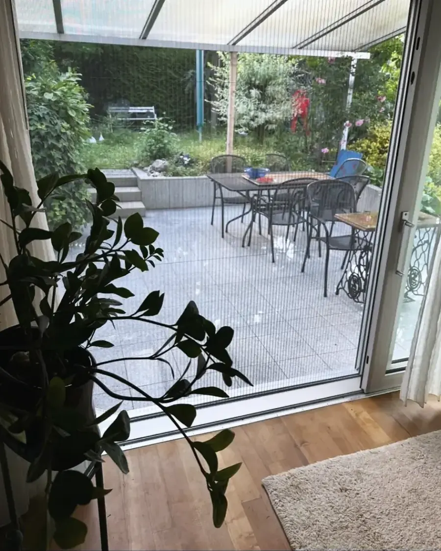 Insektenschutz an der Terrassentür zum Garten